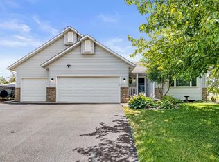 1013 Bluff Pass N, Chaska, MN 55318
