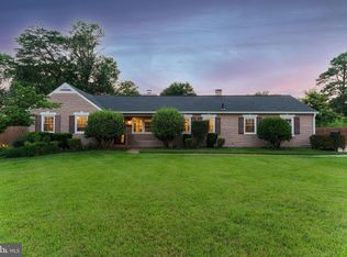 3440 Washington Dr, Falls Church, VA 22041