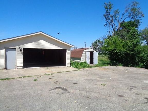 2nd image of 1105 Dayton Eaton Pike