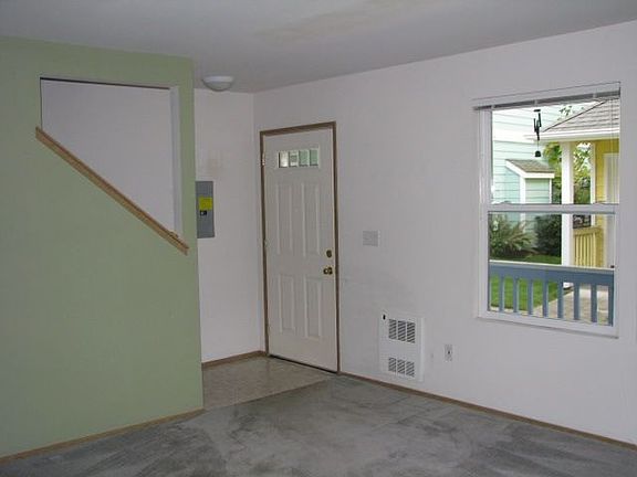 2nd image of 1318 N 184th Ct
