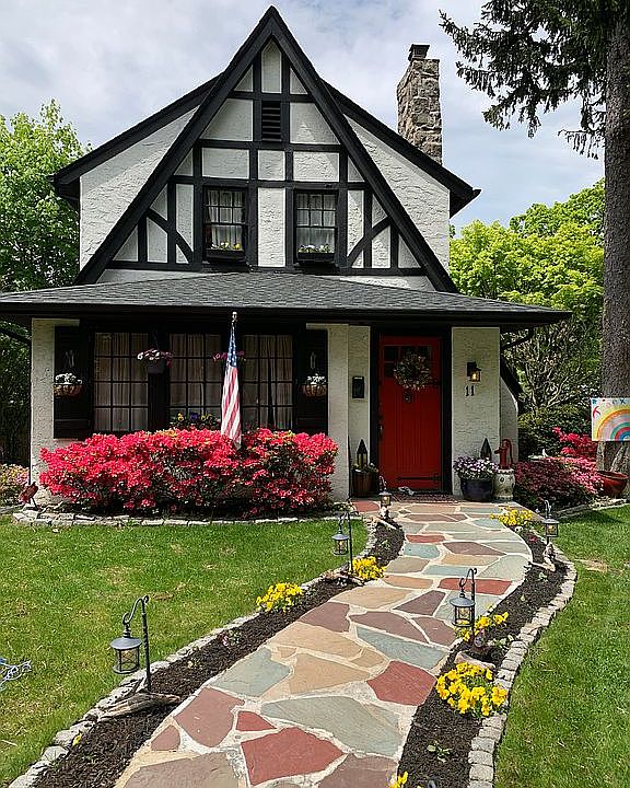 2nd image of 11 Rosedale Rd