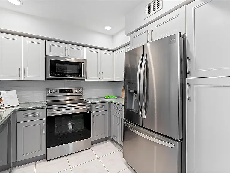 1220 Homewood Blvd #202-B — Photo 11
