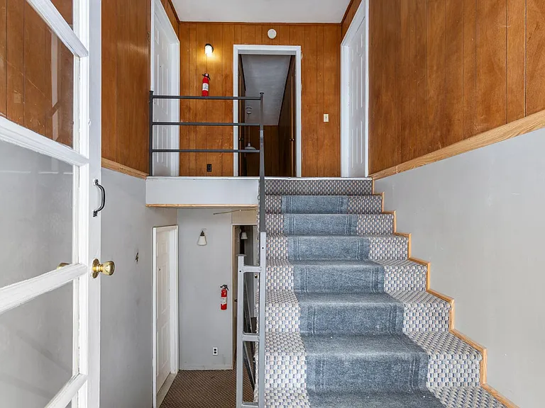 305 N Elizabeth St — Photo 11