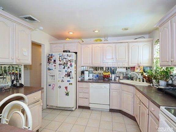 2nd image of 67 Pamela Ln