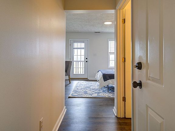 3rd image of 1425 College Heights Rd