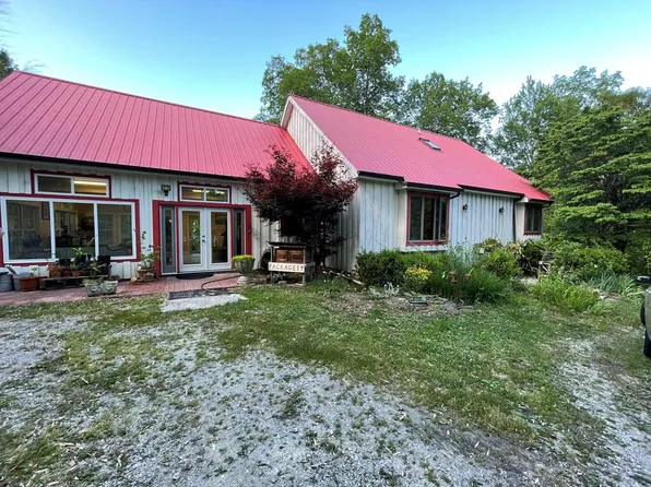 141 Central Ave, Robbins, TN 37852