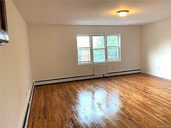 3rd image of 1161 Longfellow Ave APT 3