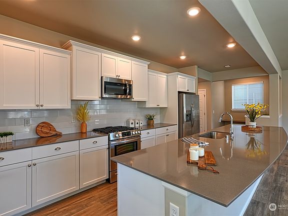 5th image of 3521 80th Avenue NE