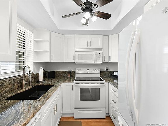 4th image of 2929 SE Ocean Blvd APT 136-9