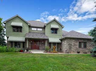 806 Amber Ln, Lake Villa, IL