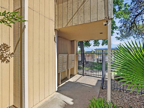 5th image of 2330 Hurley Way