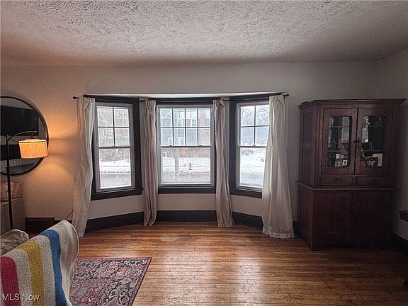 3rd image of 3430 Washington Blvd