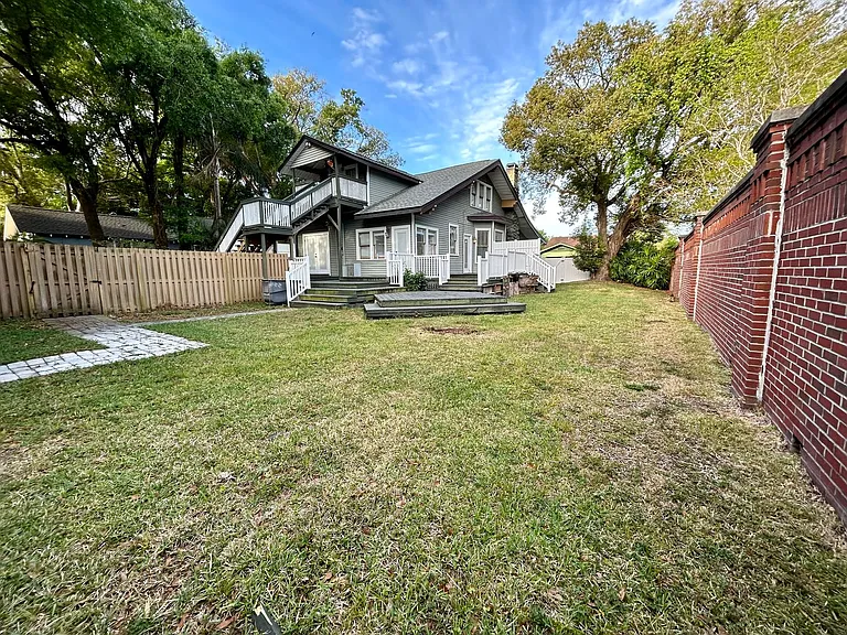 Seminole Ave — Photo 2