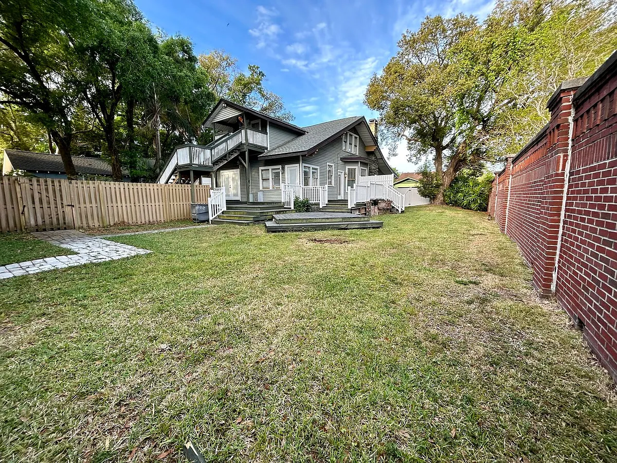 Building Photo - Seminole Ave