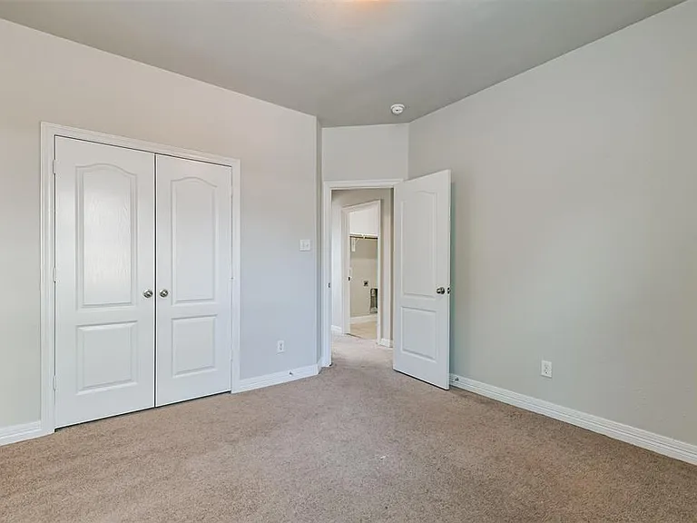 5802 Horse Prairie Dr — Photo 22