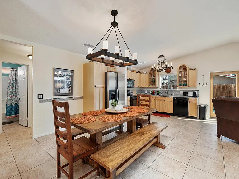 53390 Avenida Navarro — Photo 15