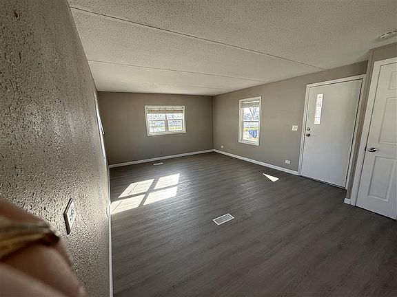 4th image of 187 214th Meadow Dr