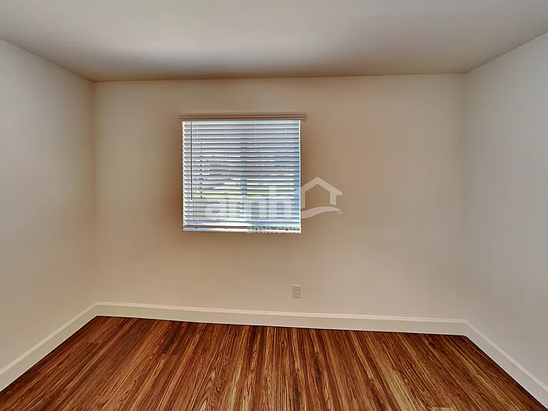 10081 Roseum Ct — Photo 17