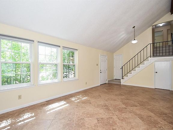 3rd image of 19342 Leafwood Ln