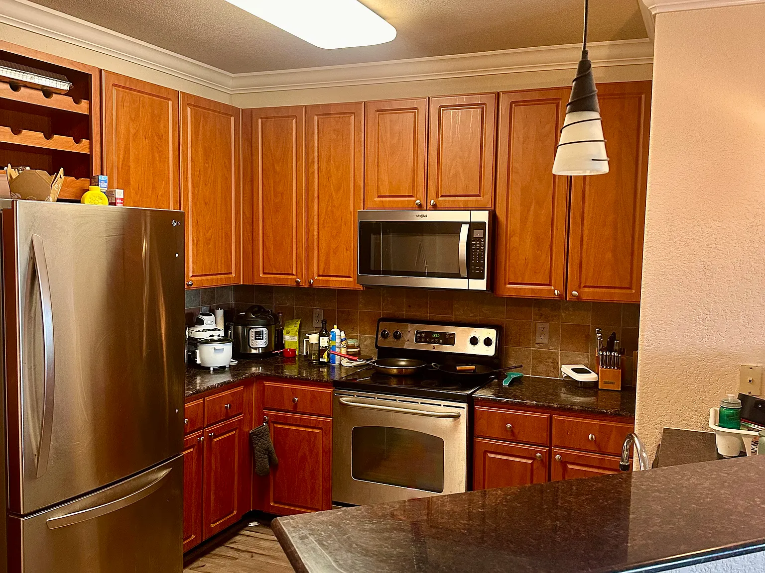 1 bed, 1233 sqft, $1,200 — Photo 4