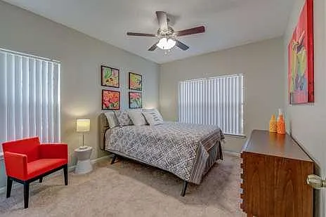 Water's Edge Apartments — Photo 29