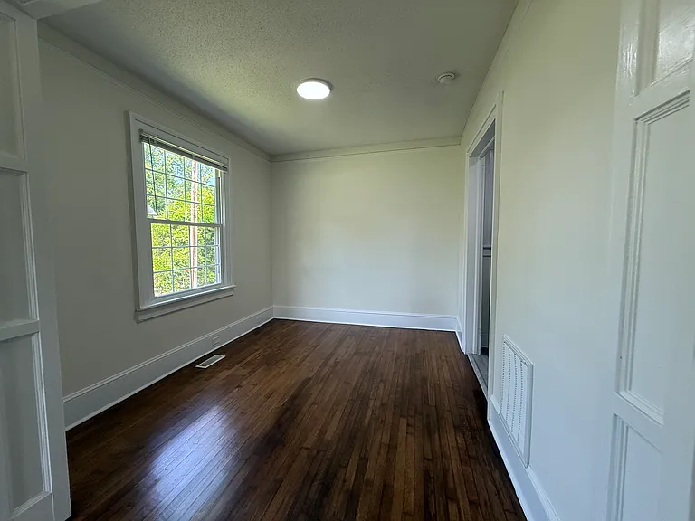 446 Stanley Ave — Photo 6