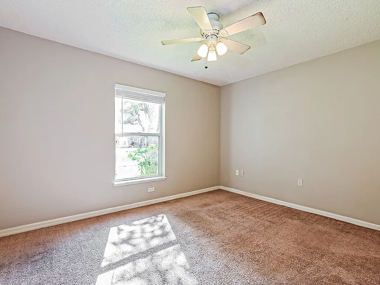 1324 Montheath Cir — Photo 13