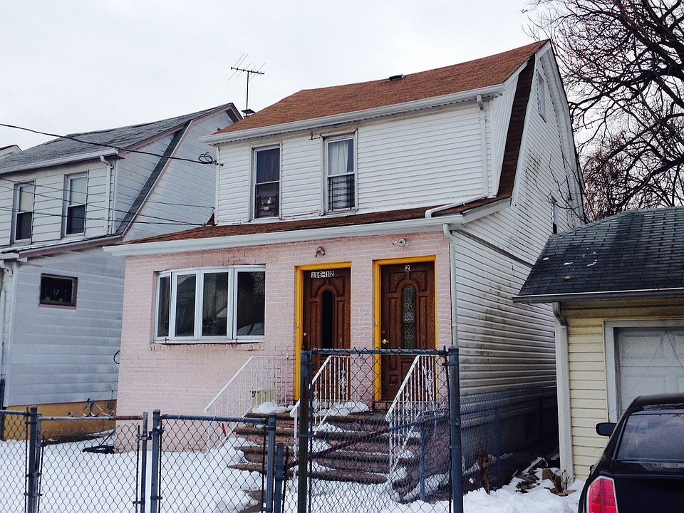 1st image of 210-30 113 Ave