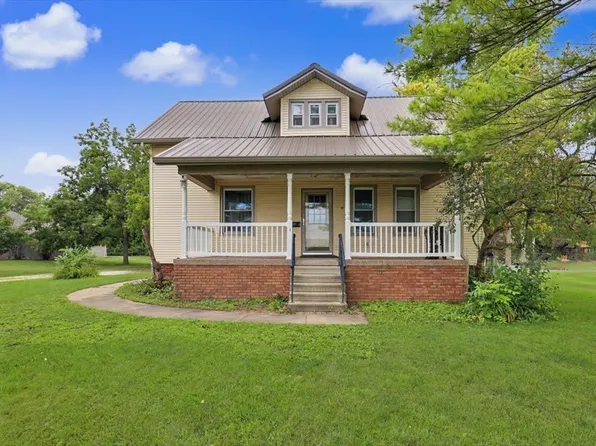 290 S Chestnut St, Minonk, IL 61760