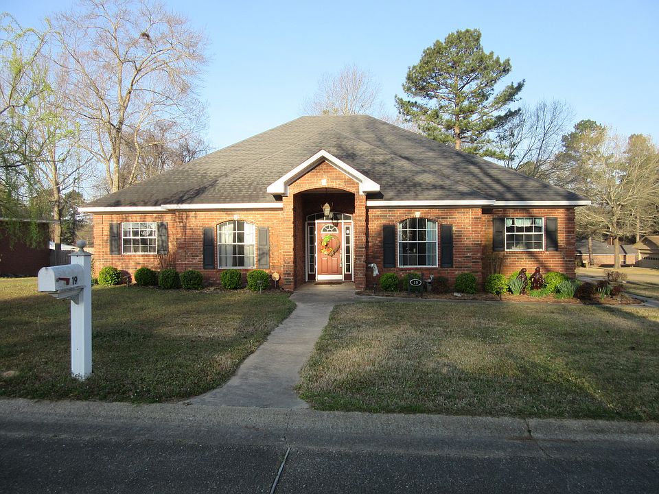 1st image of 19 Brentwood Dr