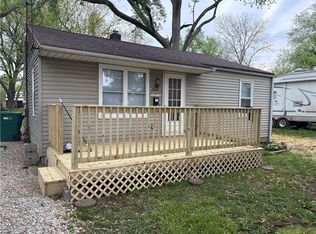 3060 E Hickory St, Decatur, IL 62526