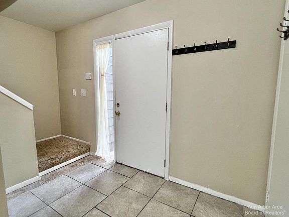 2nd image of 691 Skynob Dr #691