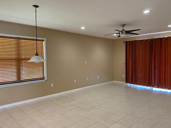5th image of 2640 Vineyard Cir