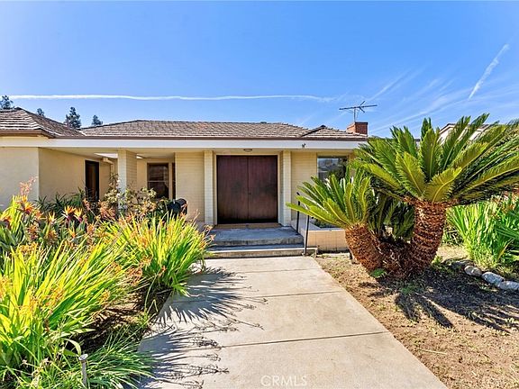 2nd image of 821 Novelda Rd