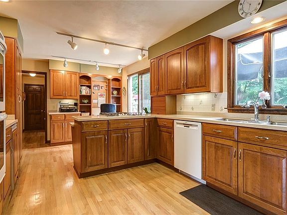 5th image of 8170 Old Sunridge Dr