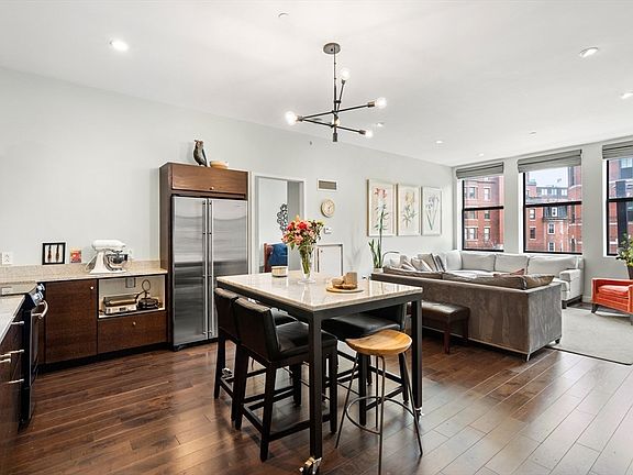 5th image of 285 Columbus Ave #207