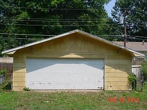 2nd image of 2601 Meadow Trl