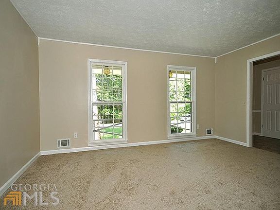 4th image of 68 Winn Cir