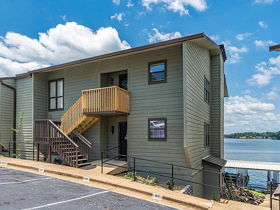 3rd image of 120 Catalina Cir