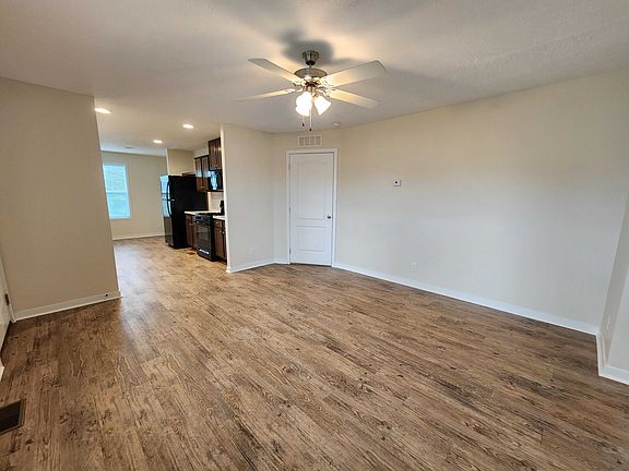 3rd image of 4359 Dogwood Blvd #740