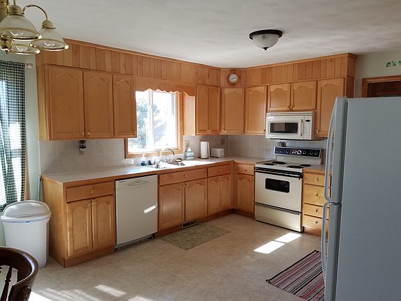 3rd image of 101 Engelke Dr