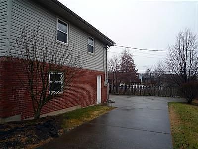 3rd image of 3344 Carriage Ln