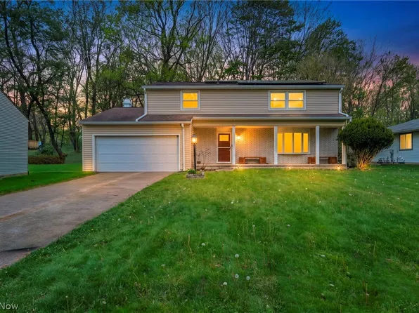 1668 Eisenhower Dr, Brunswick, OH 44212