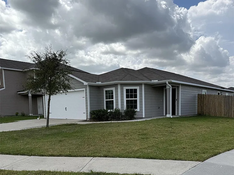 8419 Hannah Rd — Photo 1
