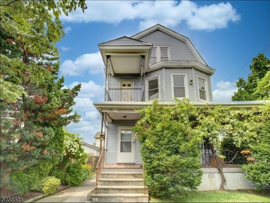 301 Willow Ave, Lyndhurst, NJ 07071