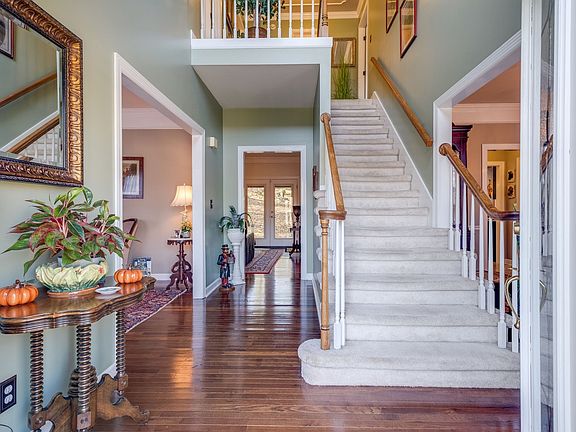 4th image of 2800 Wimbledon Ct