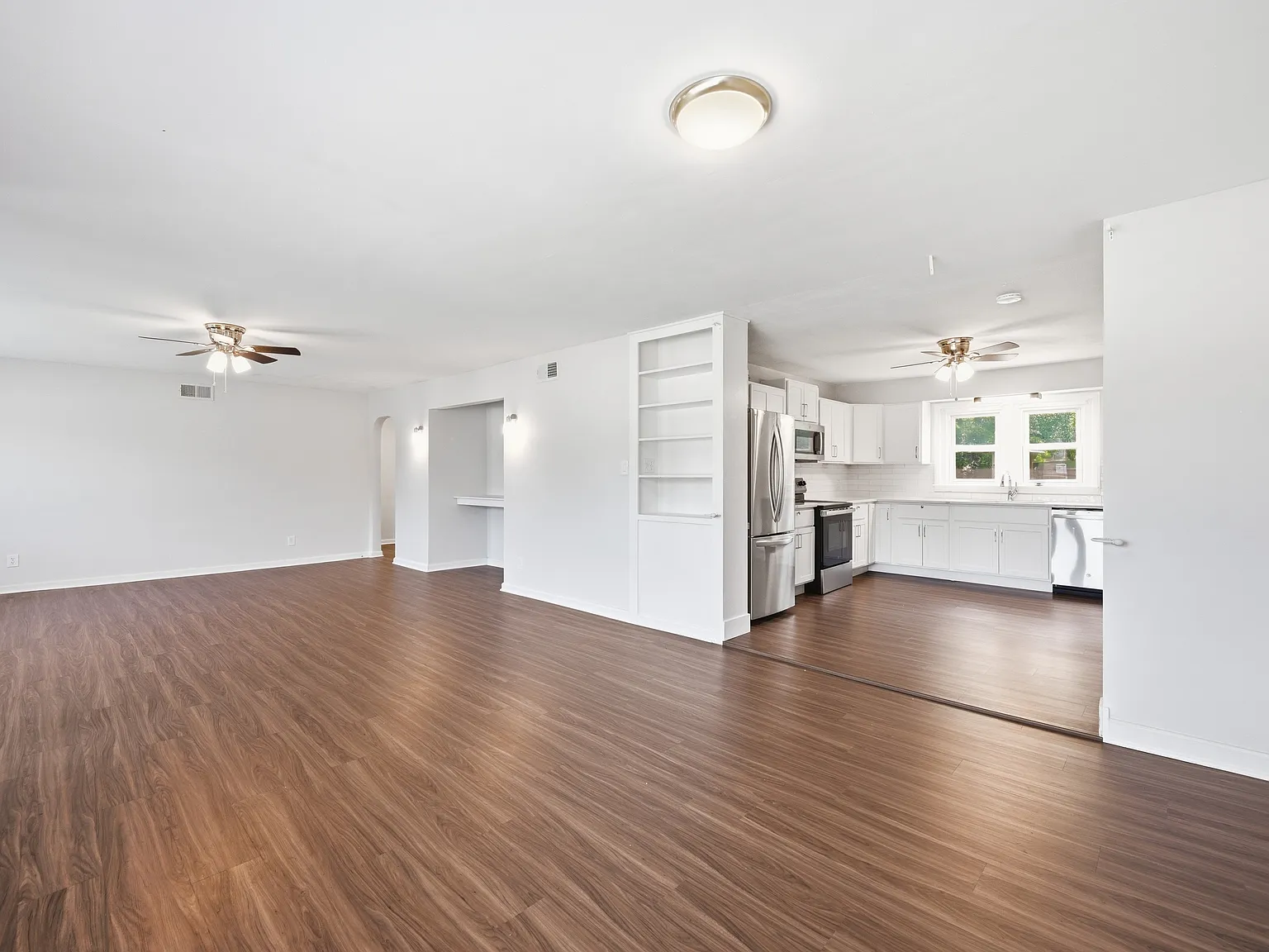 3 bed, 1400 sqft, $2,000 — Photo 3