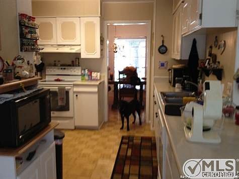3rd image of 10311 Grenadier Way