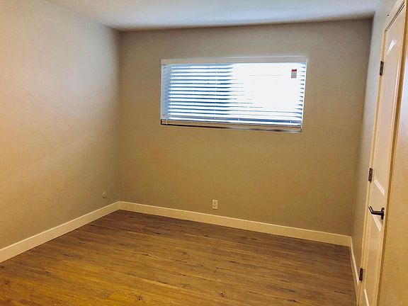 4th image of 141 Wilton Dr APT 1