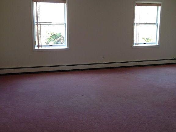 4th image of 400 Albourne Ave